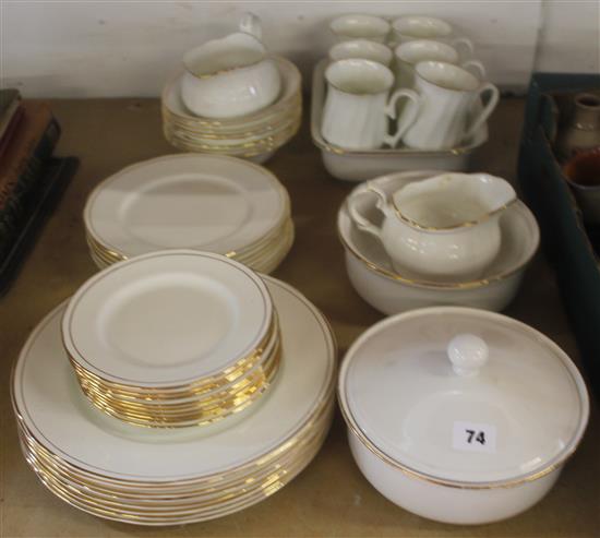 Duchess gold band part dinner service